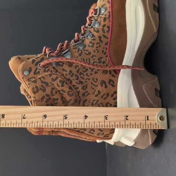 Skechers Pink rose, Women's Leopard Print Lace-up Boots,Size 6.5. - Picture 13 of 13